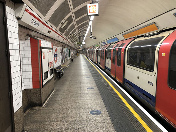 A very quiet St Pauls station
